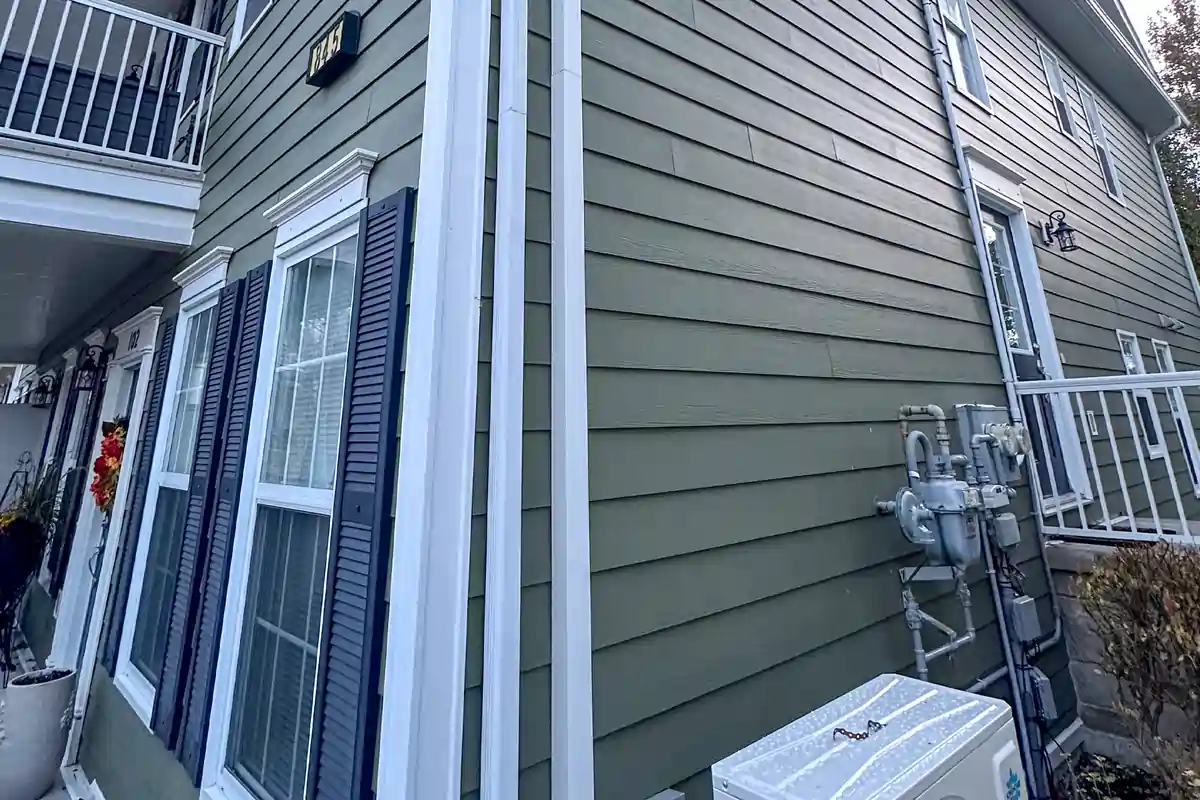 Soffit, fascia and eavestrough installation